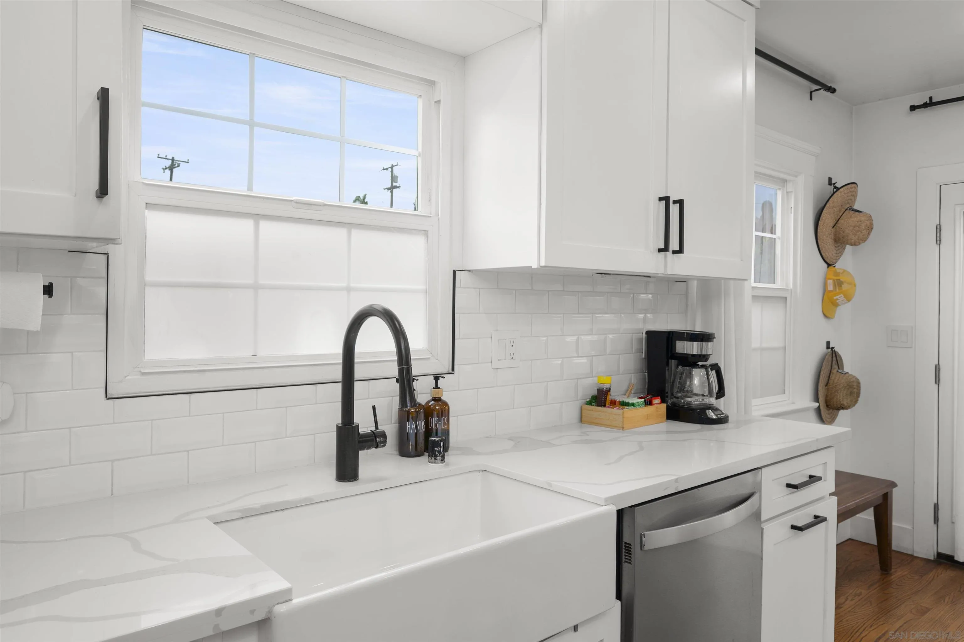 https://cdn.realtyfeed.com/cdn/127/260015003/181da8d37fd6958bedca087cf894bf3b.webp