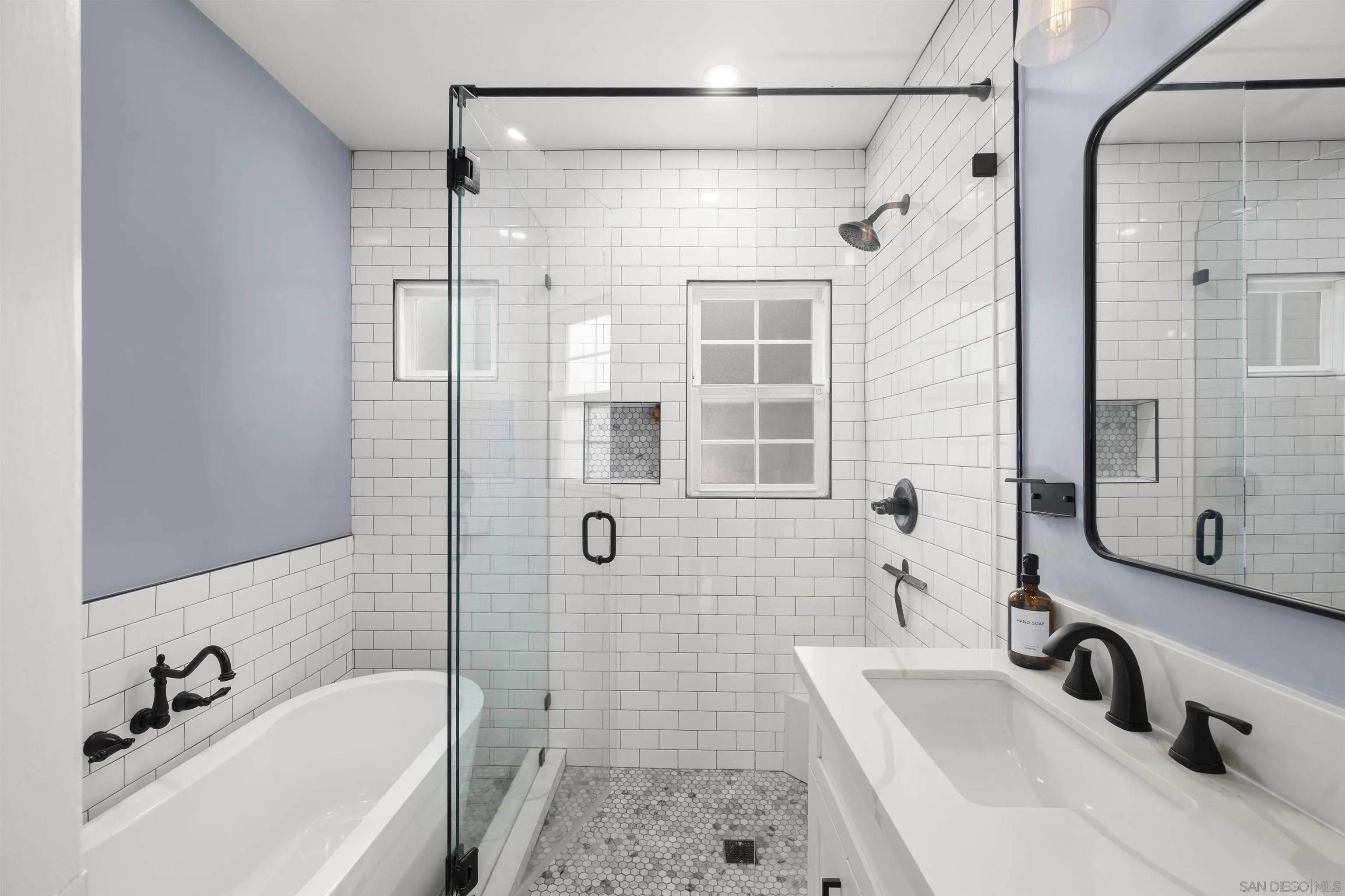 https://cdn.realtyfeed.com/cdn/127/260015003/1838b0e3200a0fafb3bf096a1b1cb5c2.webp