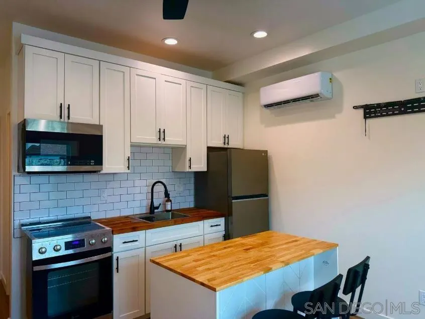 https://cdn.realtyfeed.com/cdn/127/260015003/2bbc61da44714df822a9e3ce24d79cbd.webp