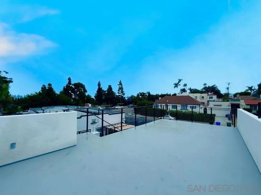 https://cdn.realtyfeed.com/cdn/127/260015003/2dfb5b4e65dffadbd853e525d575aba4.webp
