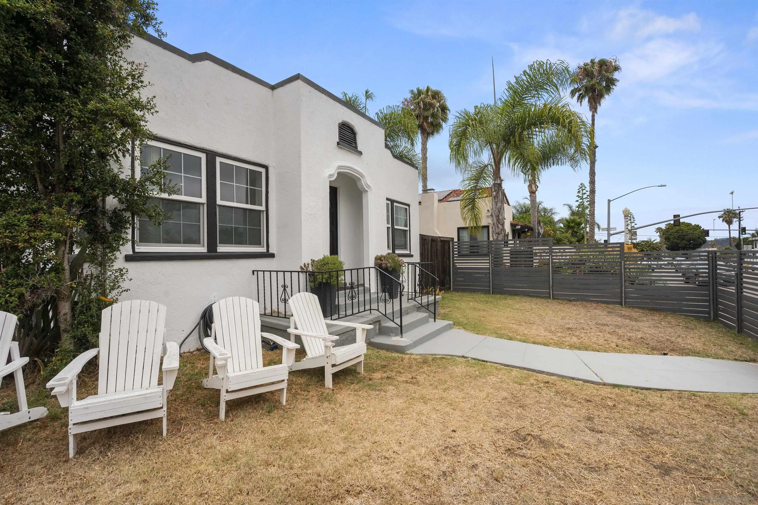 https://cdn.realtyfeed.com/cdn/127/260015003/66786bba28d5fa32ddefacb63be8df70.webp