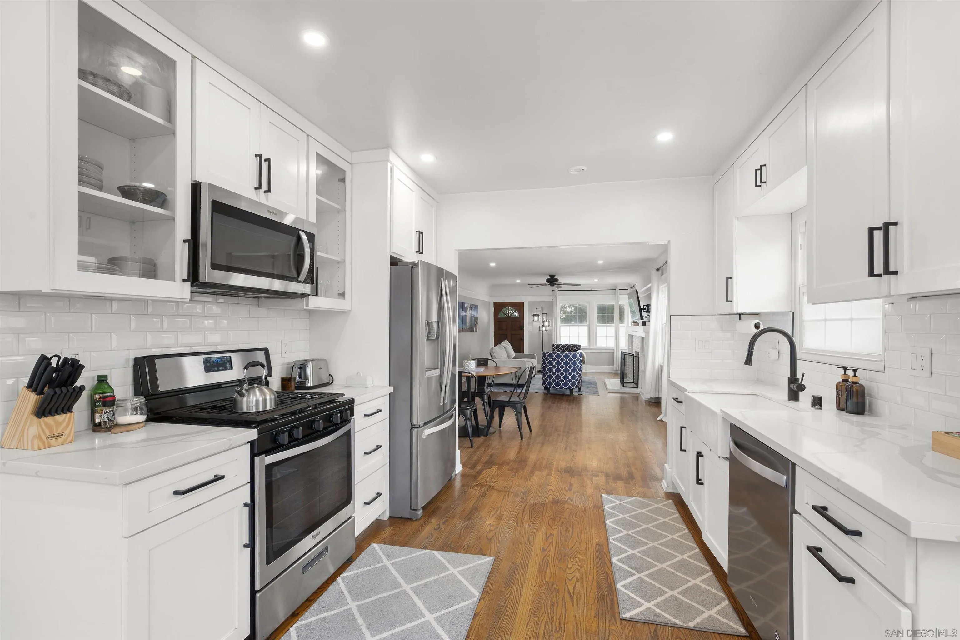 https://cdn.realtyfeed.com/cdn/127/260015003/e03f1badf771ce7598f8c05455f1d648.webp