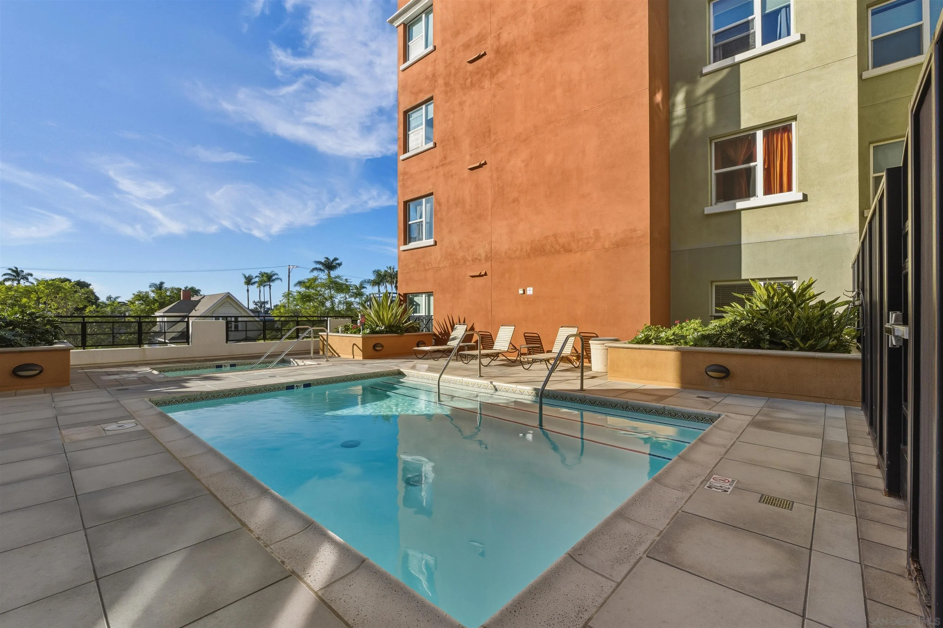 https://cdn.realtyfeed.com/cdn/127/260015010/c305b01774e9350885d3f423f0e0f35f.webp