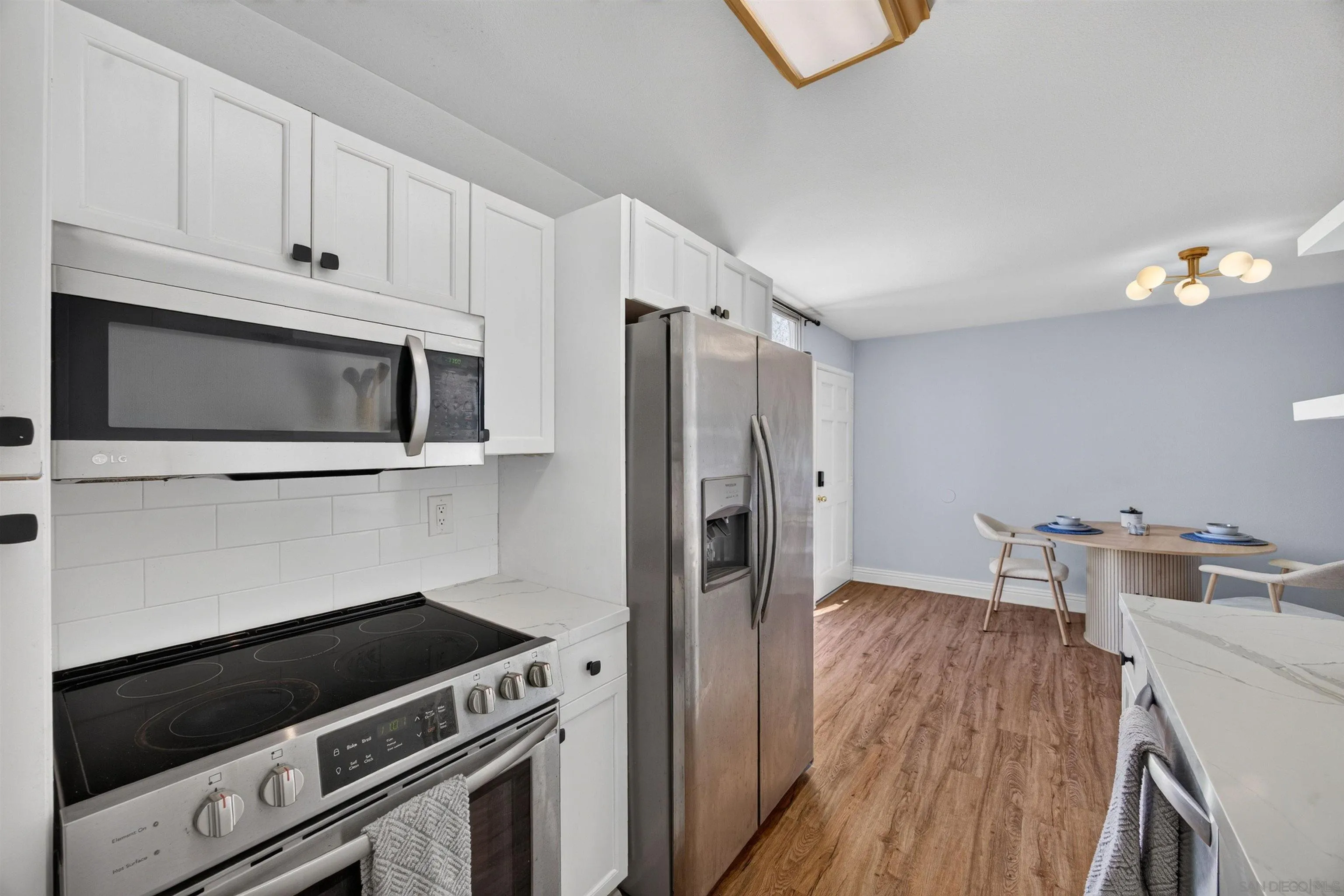 Photo #3: 260015011 Listing: Photo #3