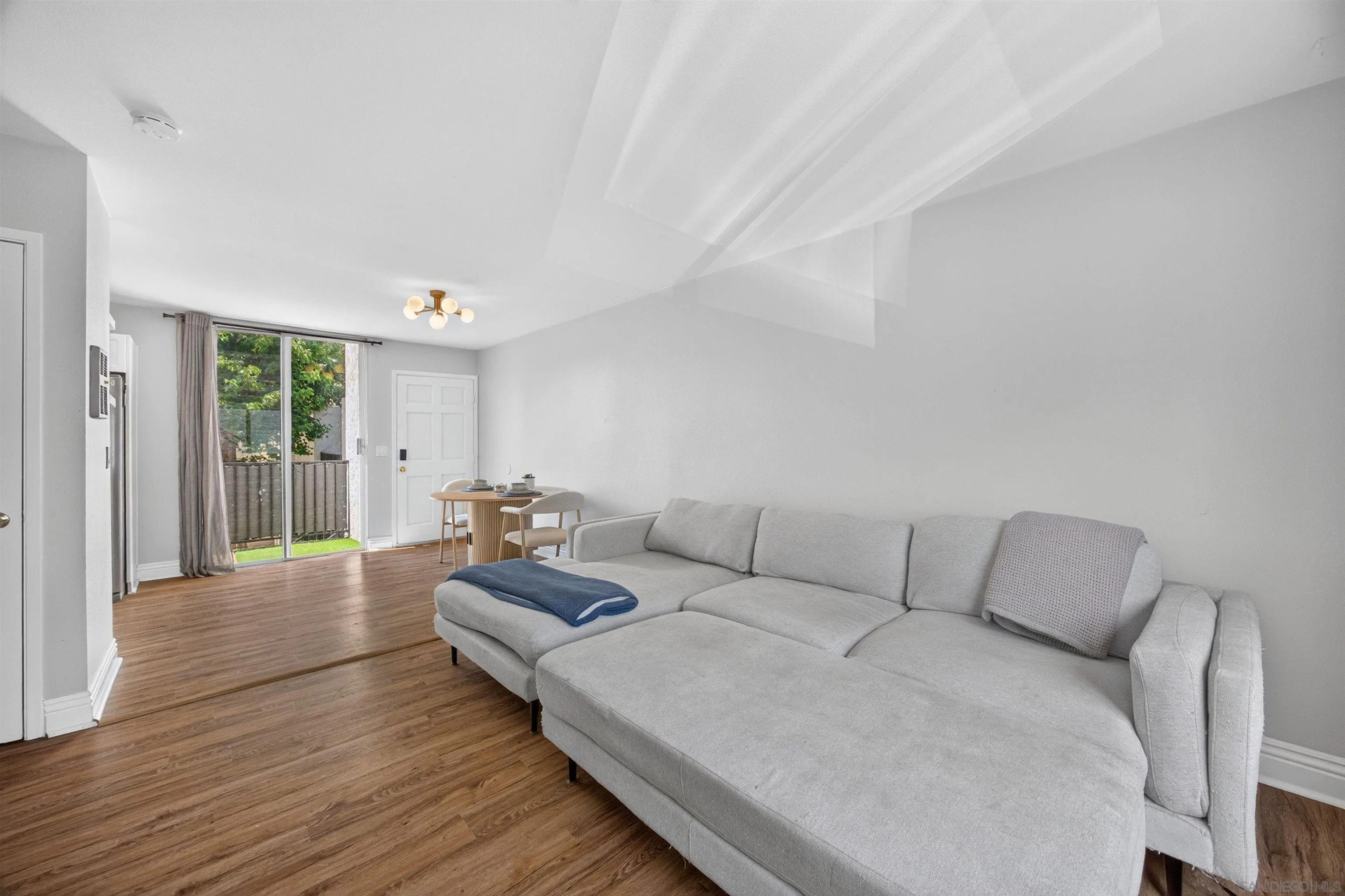 Photo #5: 260015011 Listing: Photo #5