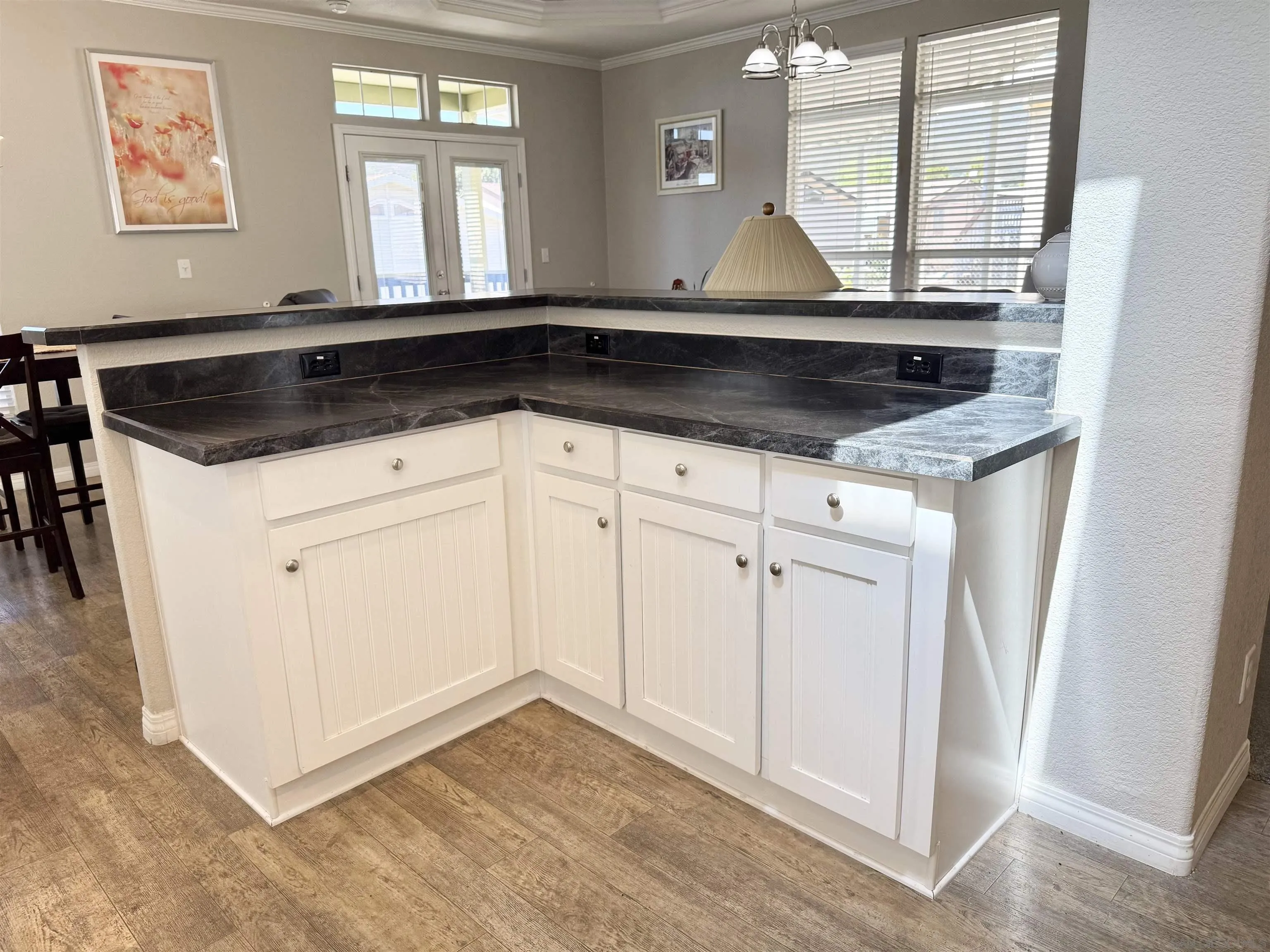 https://cdn.realtyfeed.com/cdn/127/260015013/4f954b7411cc70fea3ba4d56ff8cc609.webp