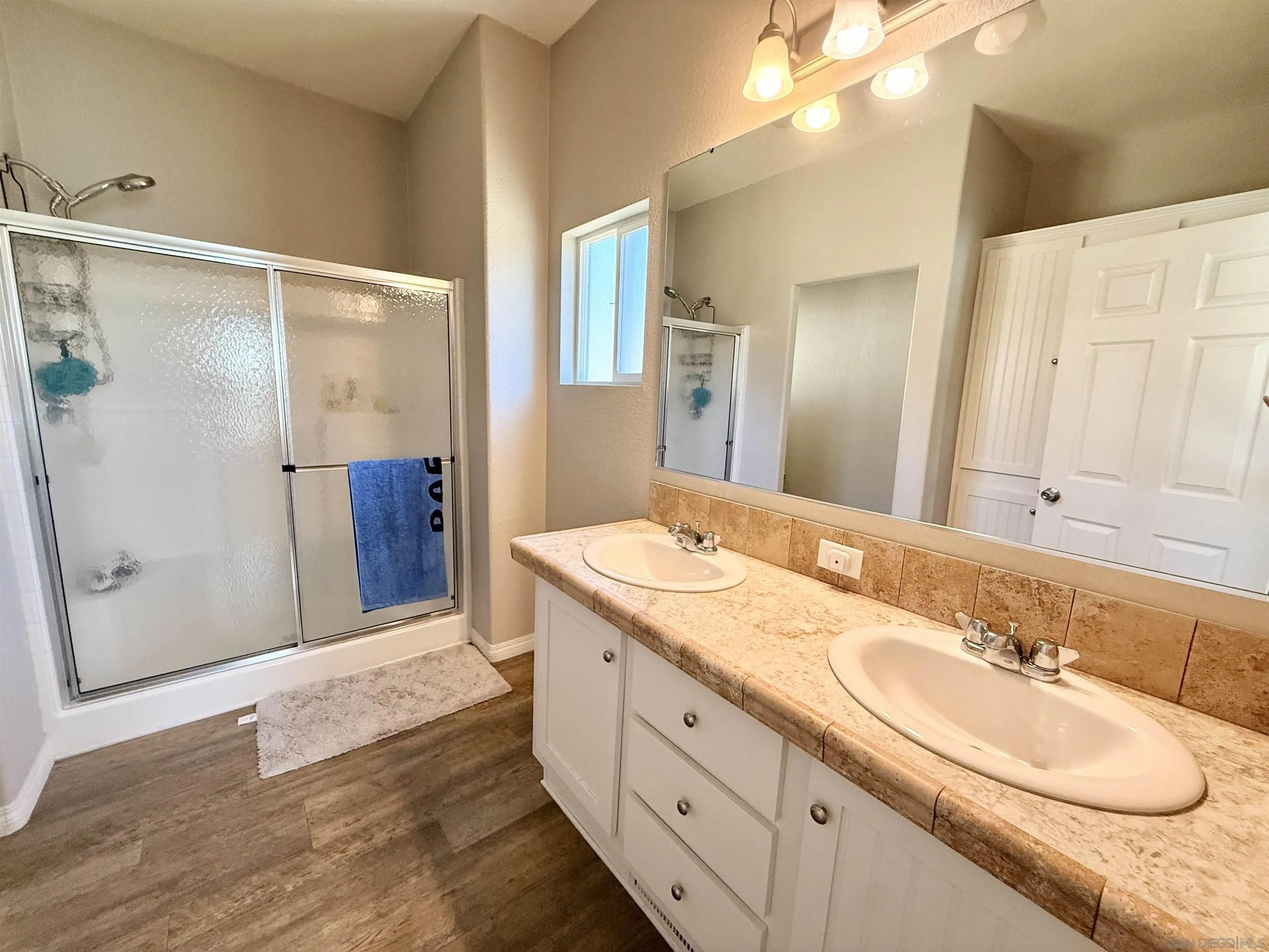https://cdn.realtyfeed.com/cdn/127/260015013/51c502bb1c8b9dcd81468c25cda63751.webp