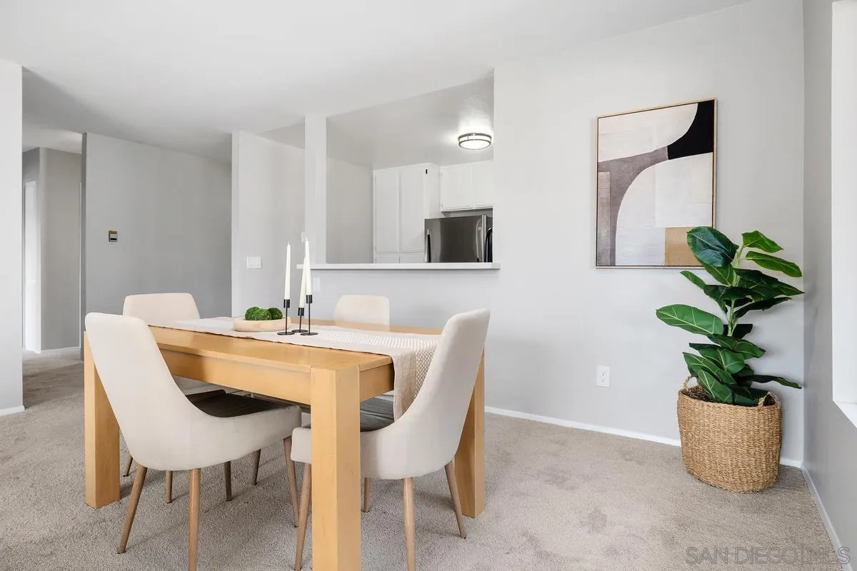 https://cdn.realtyfeed.com/cdn/127/260015014/13975fc7a726435dbfdb4917b4ba7d1f.webp