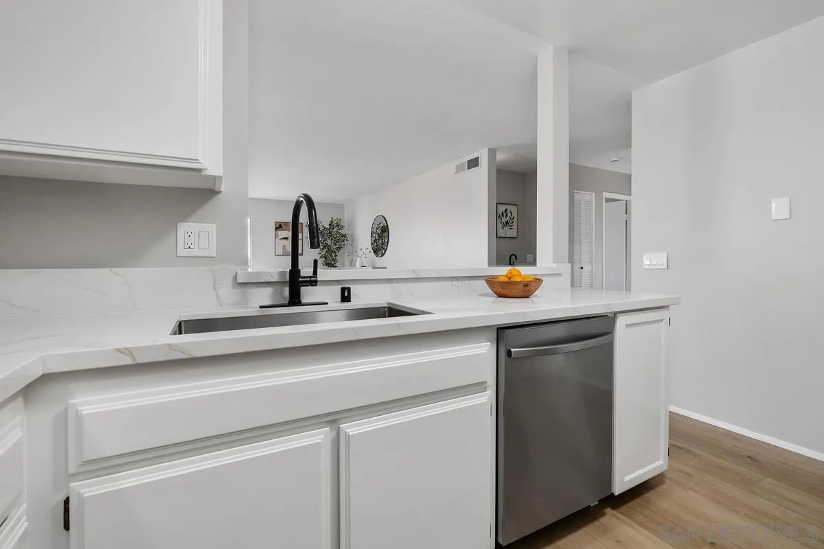 https://cdn.realtyfeed.com/cdn/127/260015014/3ca252eb05558c3039637be4bbd5b5c7.webp