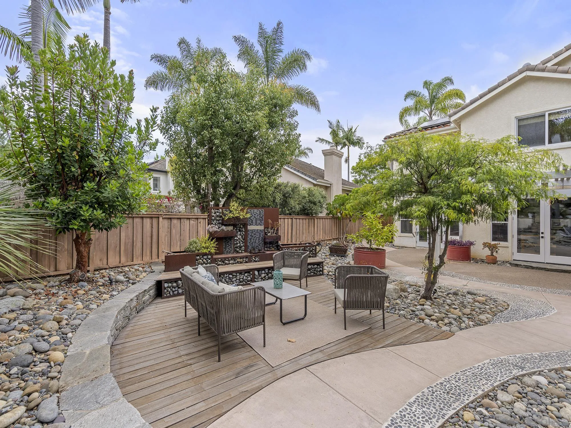 https://cdn.realtyfeed.com/cdn/127/260015016/2732343c018fb342089d36a4a03c1407.webp