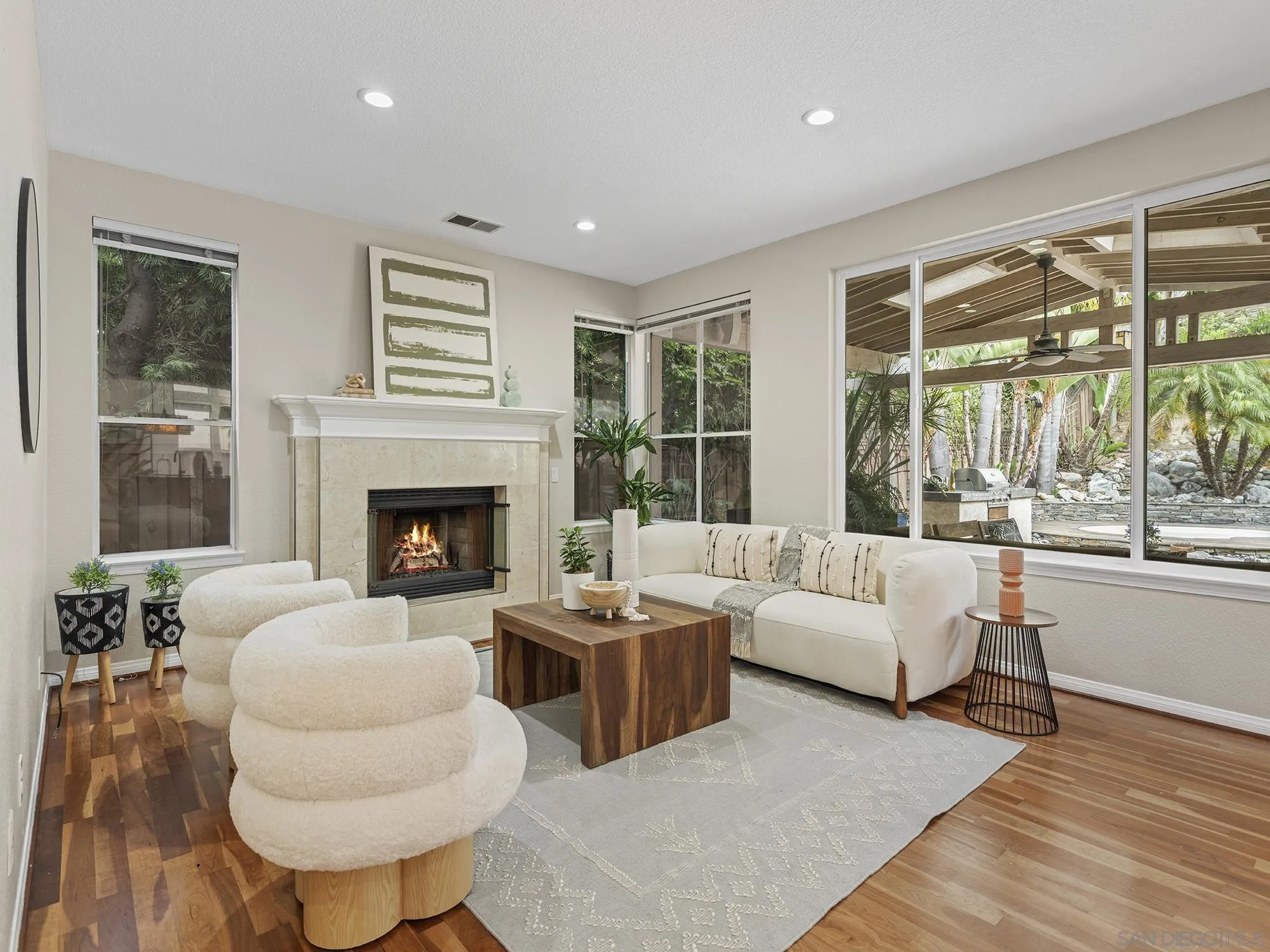 https://cdn.realtyfeed.com/cdn/127/260015016/55d6ca862d63c68c6bdcfea69afb736b.webp