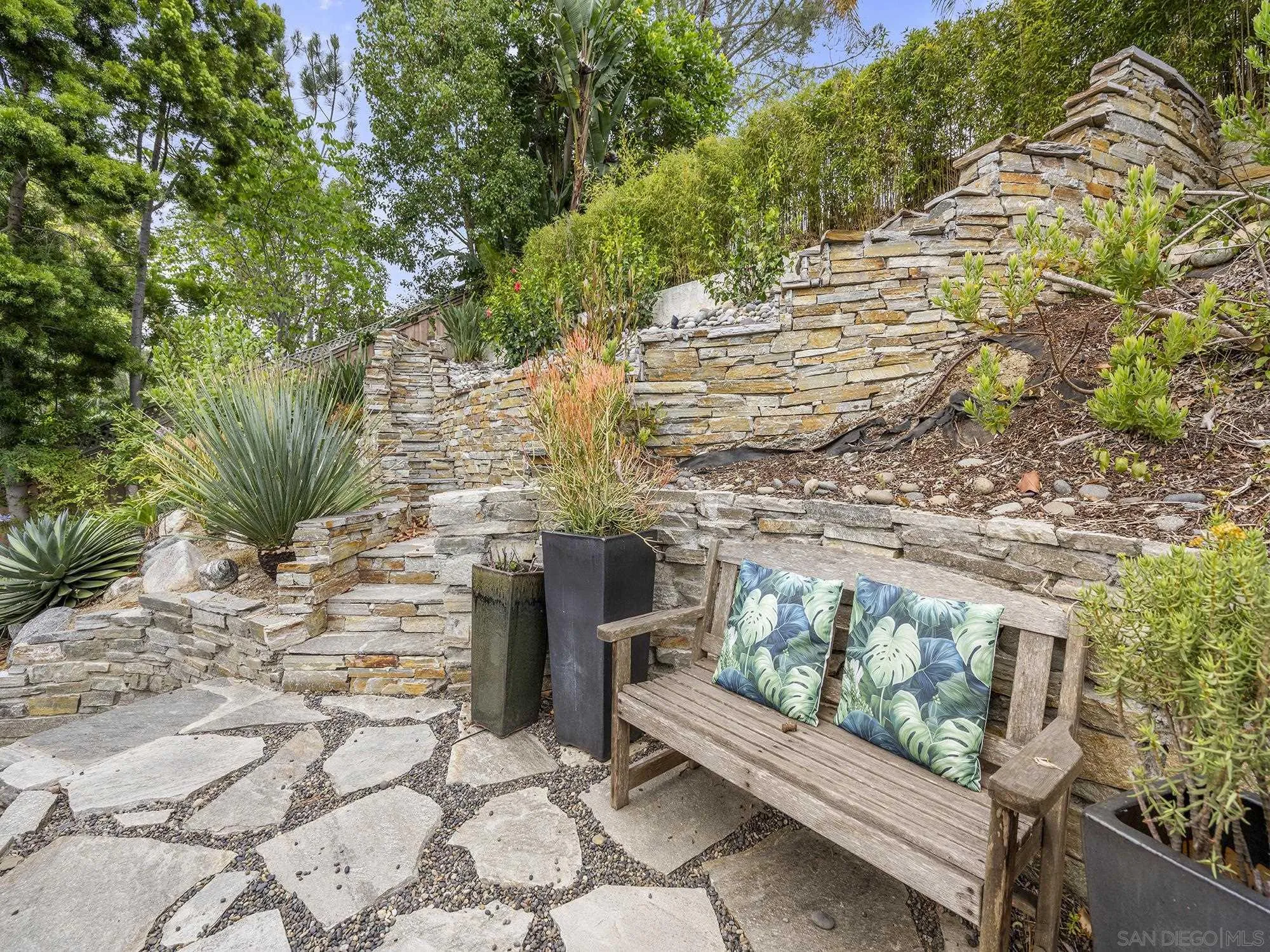 https://cdn.realtyfeed.com/cdn/127/260015016/b1b6ec01e2ff0f1765975801c856a5c4.webp