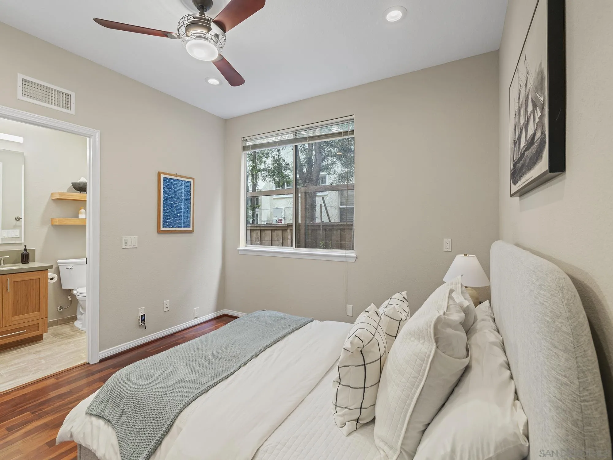 https://cdn.realtyfeed.com/cdn/127/260015016/da39ba9648a7ce968e00c2de7821f784.webp