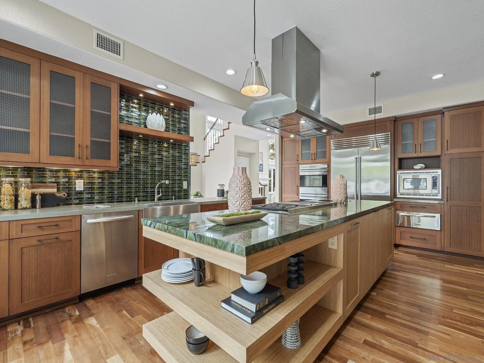 https://cdn.realtyfeed.com/cdn/127/260015016/e87e9616764ac70b52dd0b0d77eb0fbe.webp