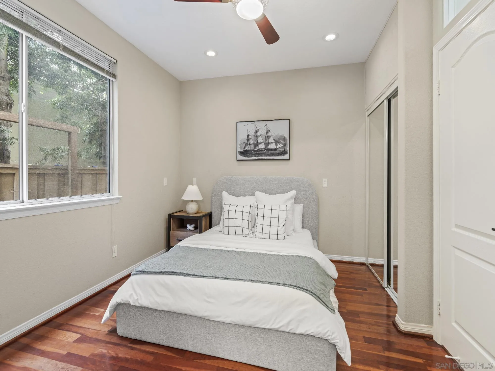 https://cdn.realtyfeed.com/cdn/127/260015016/ffecd9ca6cd5a12dc346166b46b28b42.webp