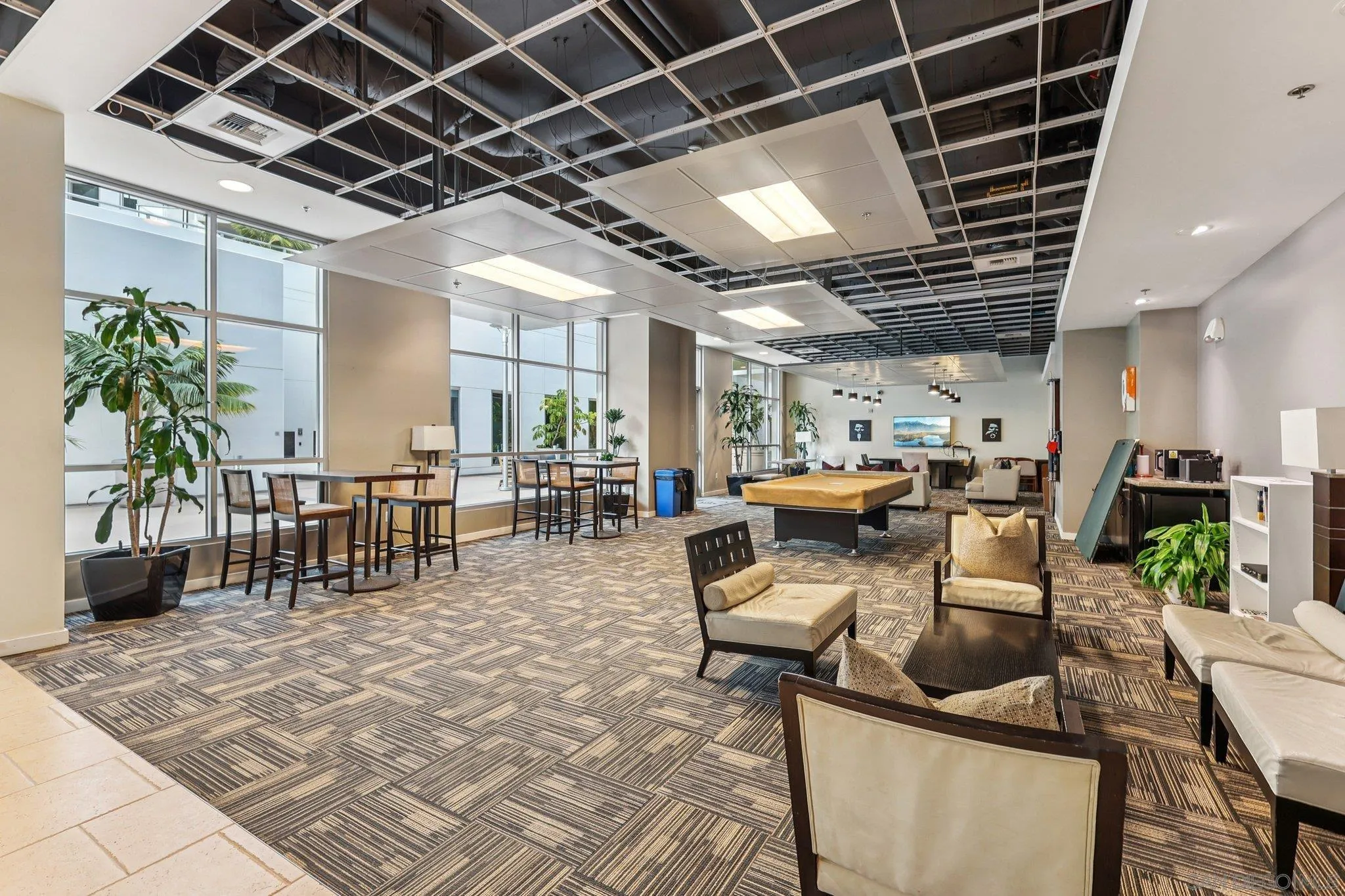 https://cdn.realtyfeed.com/cdn/127/260015022/21b7c1c5e4daedde0add3ea3e743d48b.webp