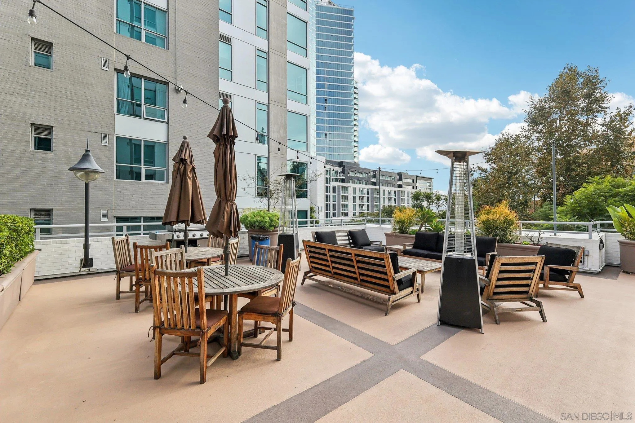 https://cdn.realtyfeed.com/cdn/127/260015022/575dc9ab812d97aa0a74aaa9cbe3581f.webp