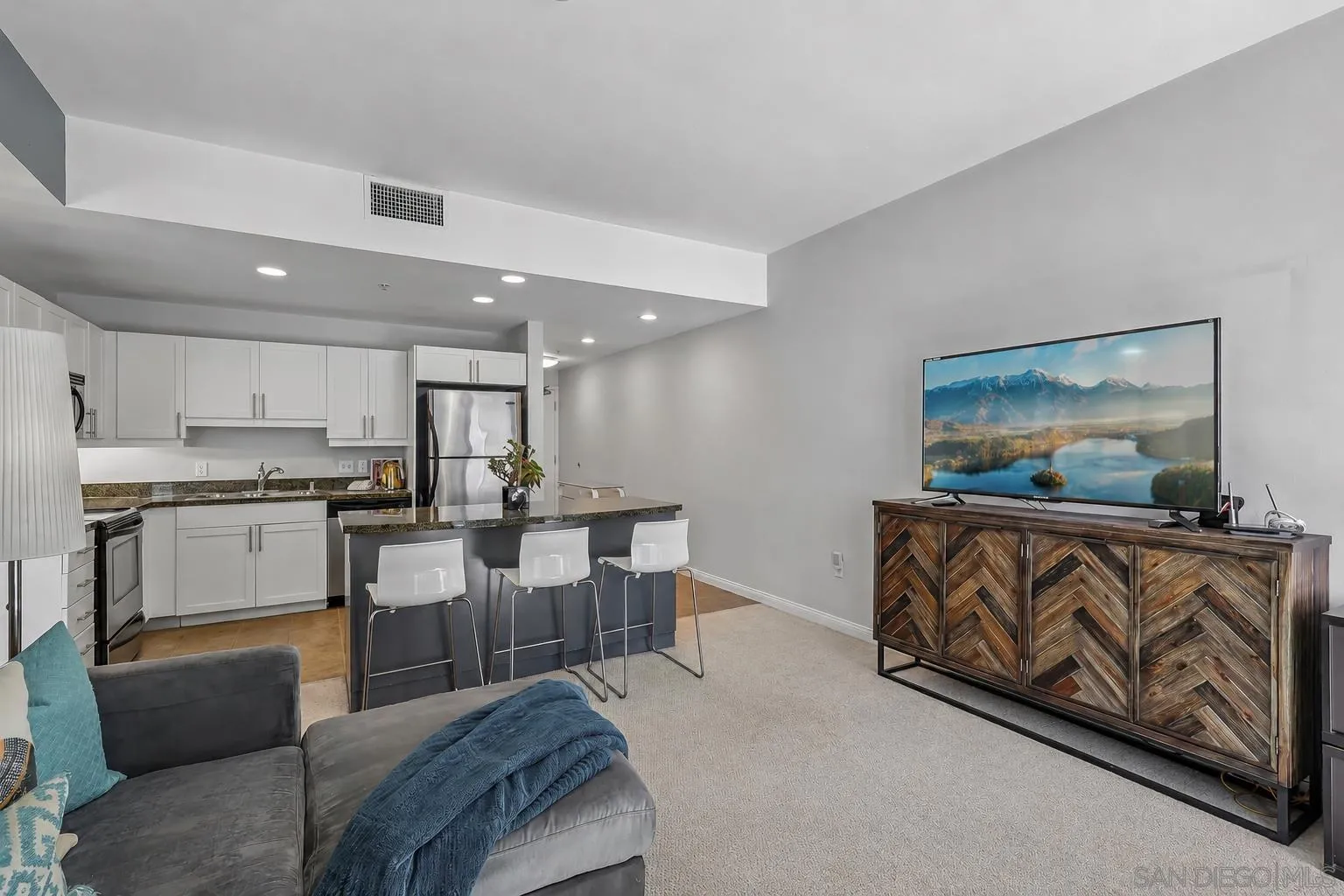 https://cdn.realtyfeed.com/cdn/127/260015022/7bd90bc5cc89a7ea4e34d5ba1a364789.webp