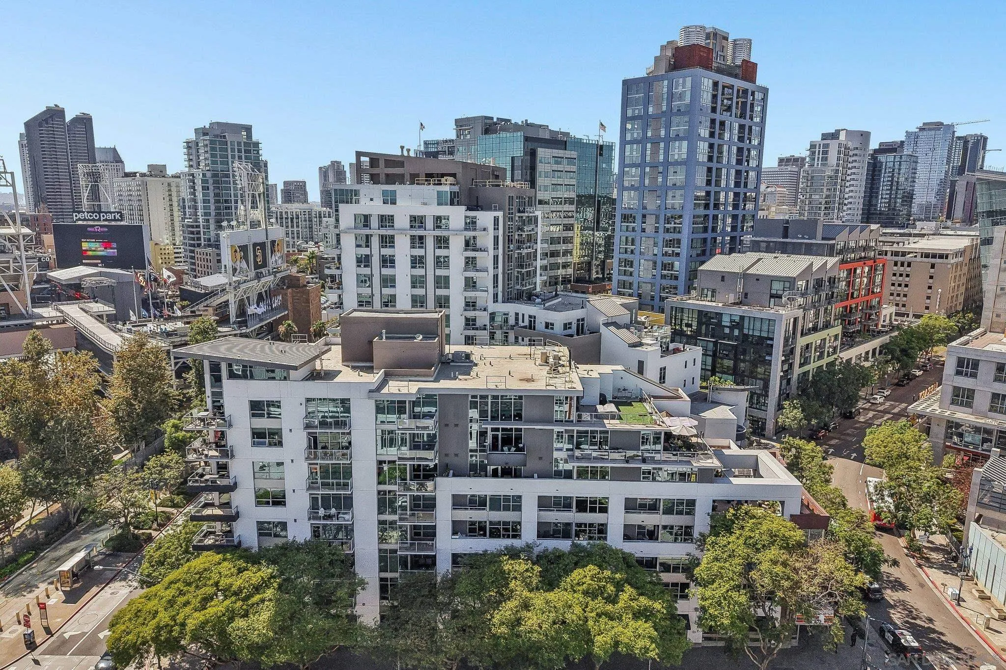 https://cdn.realtyfeed.com/cdn/127/260015022/b21a426c025897e10957b41d2cb7904d.webp