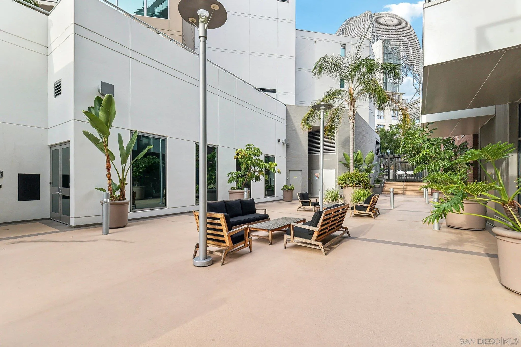 https://cdn.realtyfeed.com/cdn/127/260015022/d4f1a69ea3e201cf99965dd656e23bae.webp