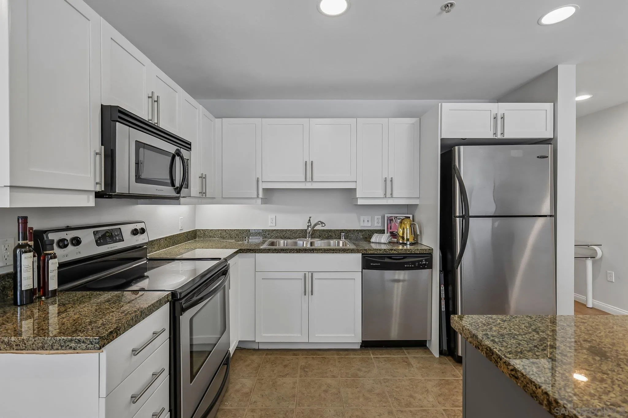 https://cdn.realtyfeed.com/cdn/127/260015022/fe0d8126bb05e72d5df6effdc69030ca.webp
