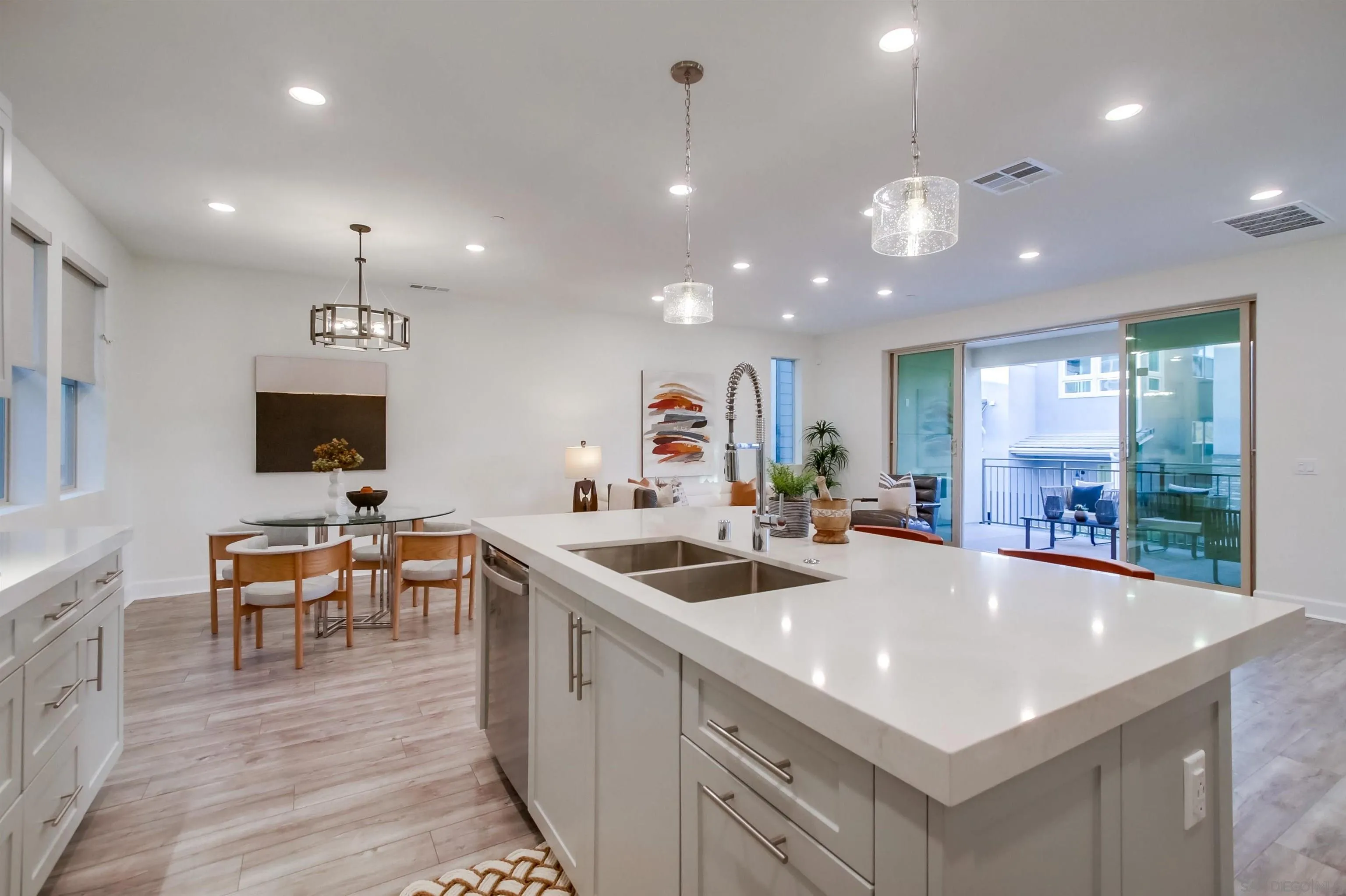 https://cdn.realtyfeed.com/cdn/127/260015026/6ad7d510f805c1684920e8edc56af451.webp