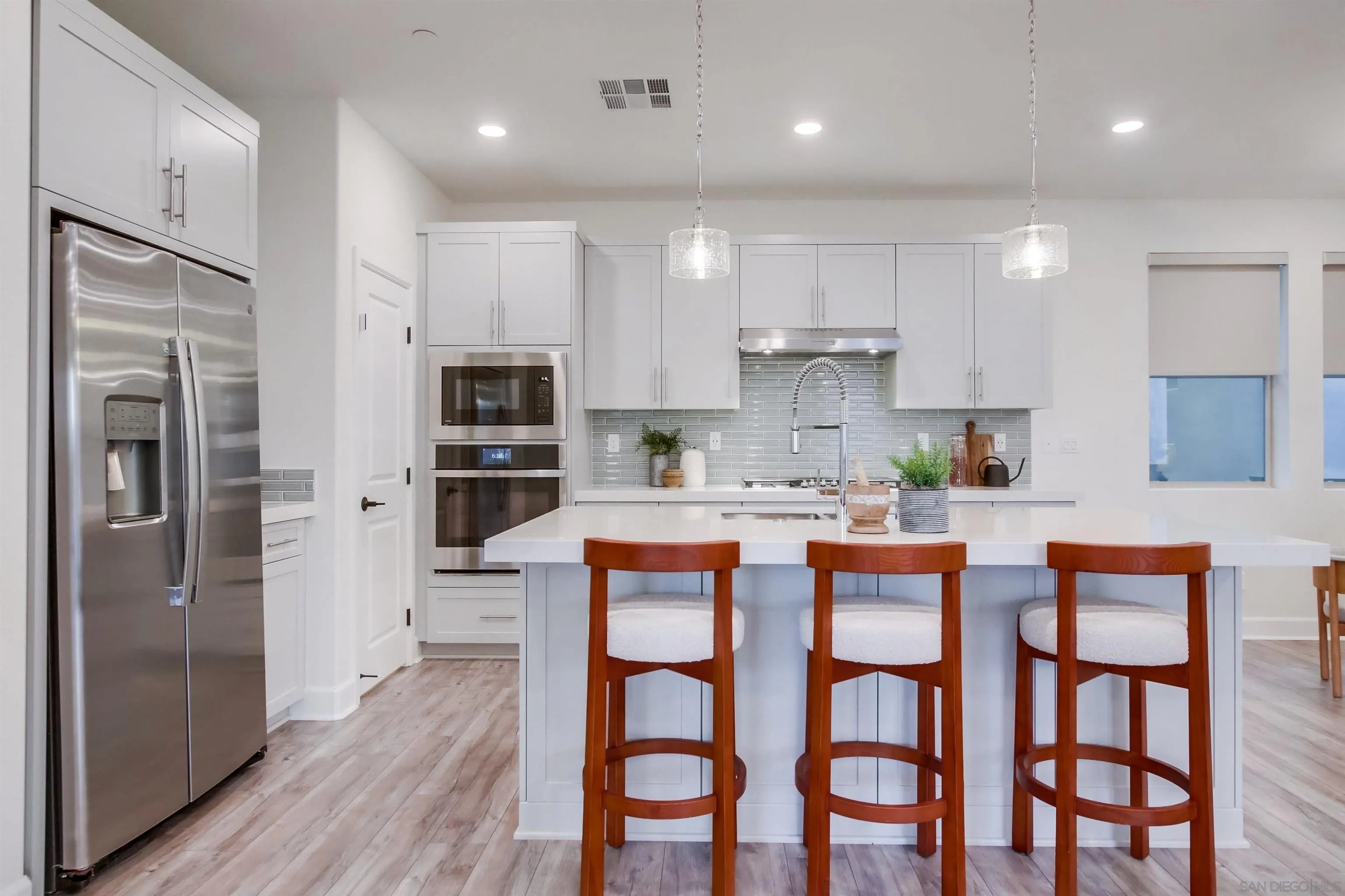 https://cdn.realtyfeed.com/cdn/127/260015026/bdfaa466a05a8e19508a74c4c0bf4167.webp