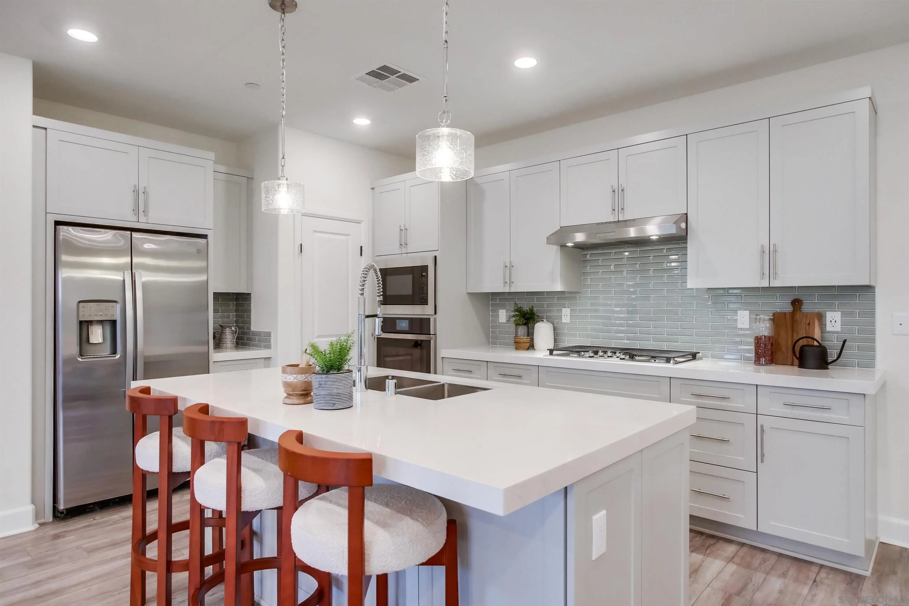 https://cdn.realtyfeed.com/cdn/127/260015026/d6cd636d01f9f2300dd5153cefd3a2b0.webp