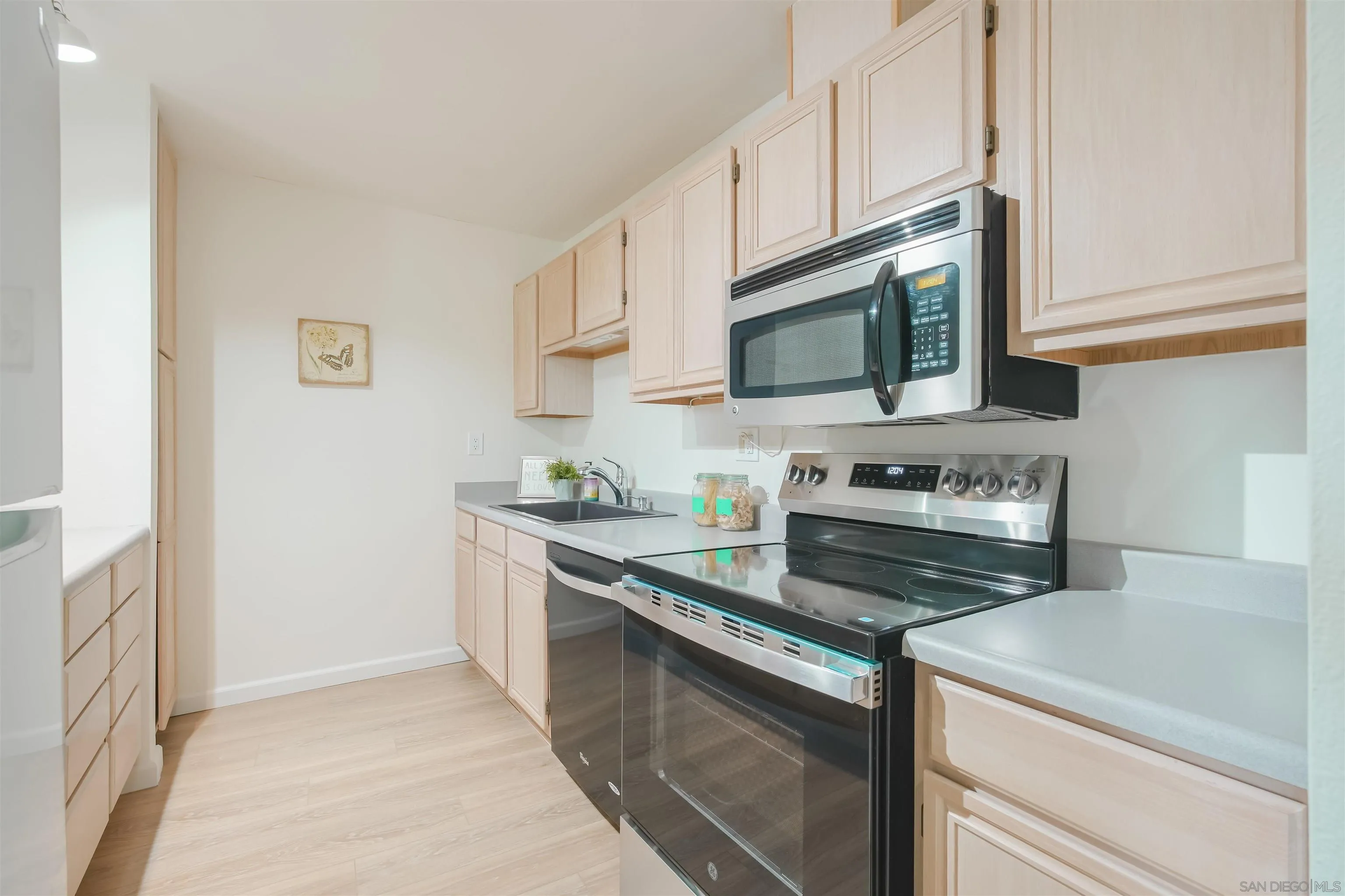 Photo #5: 260015029 Listing: Photo #5