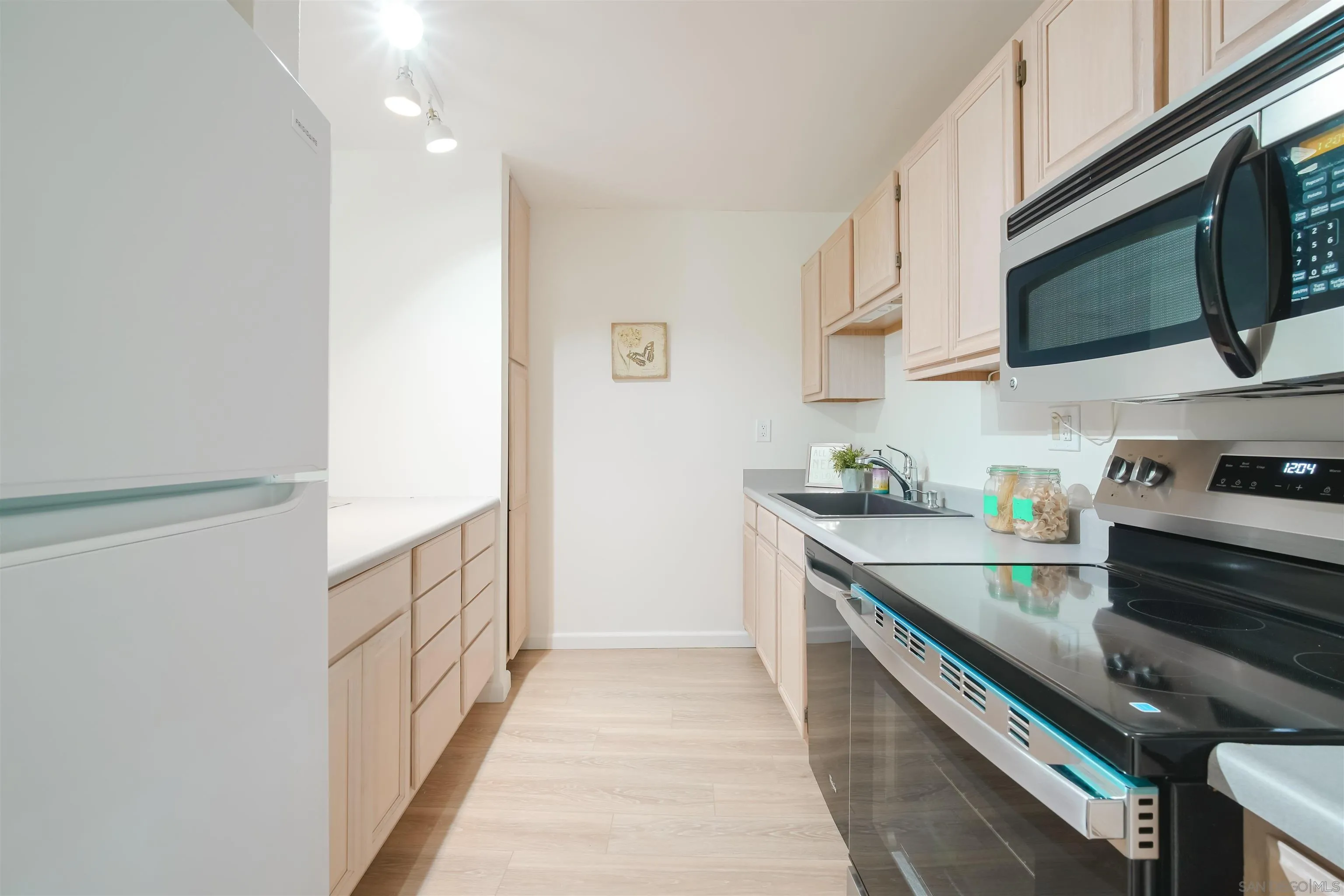 Photo #6: 260015029 Listing: Photo #6