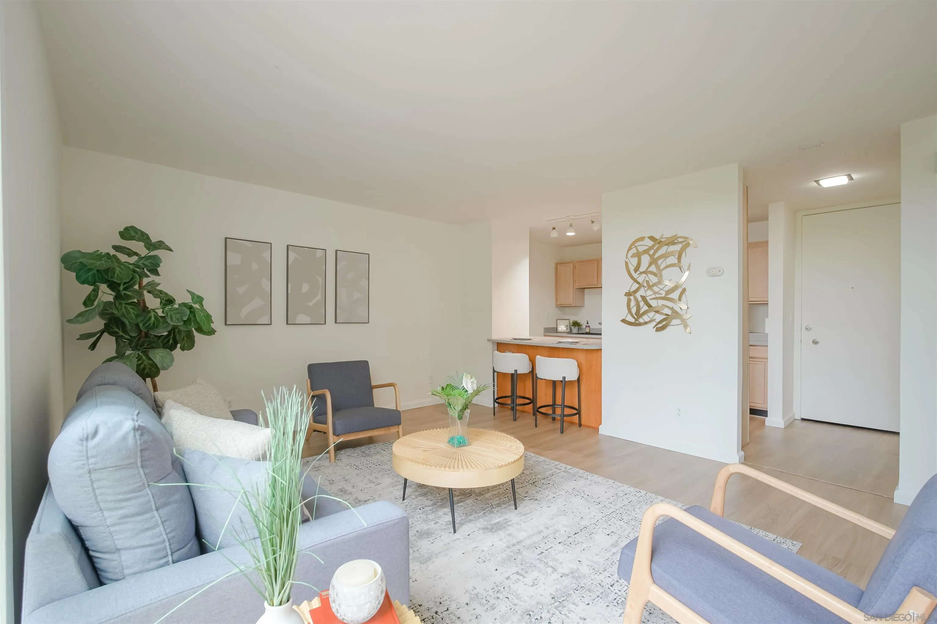 Photo #3: 260015029 Listing: Photo #3