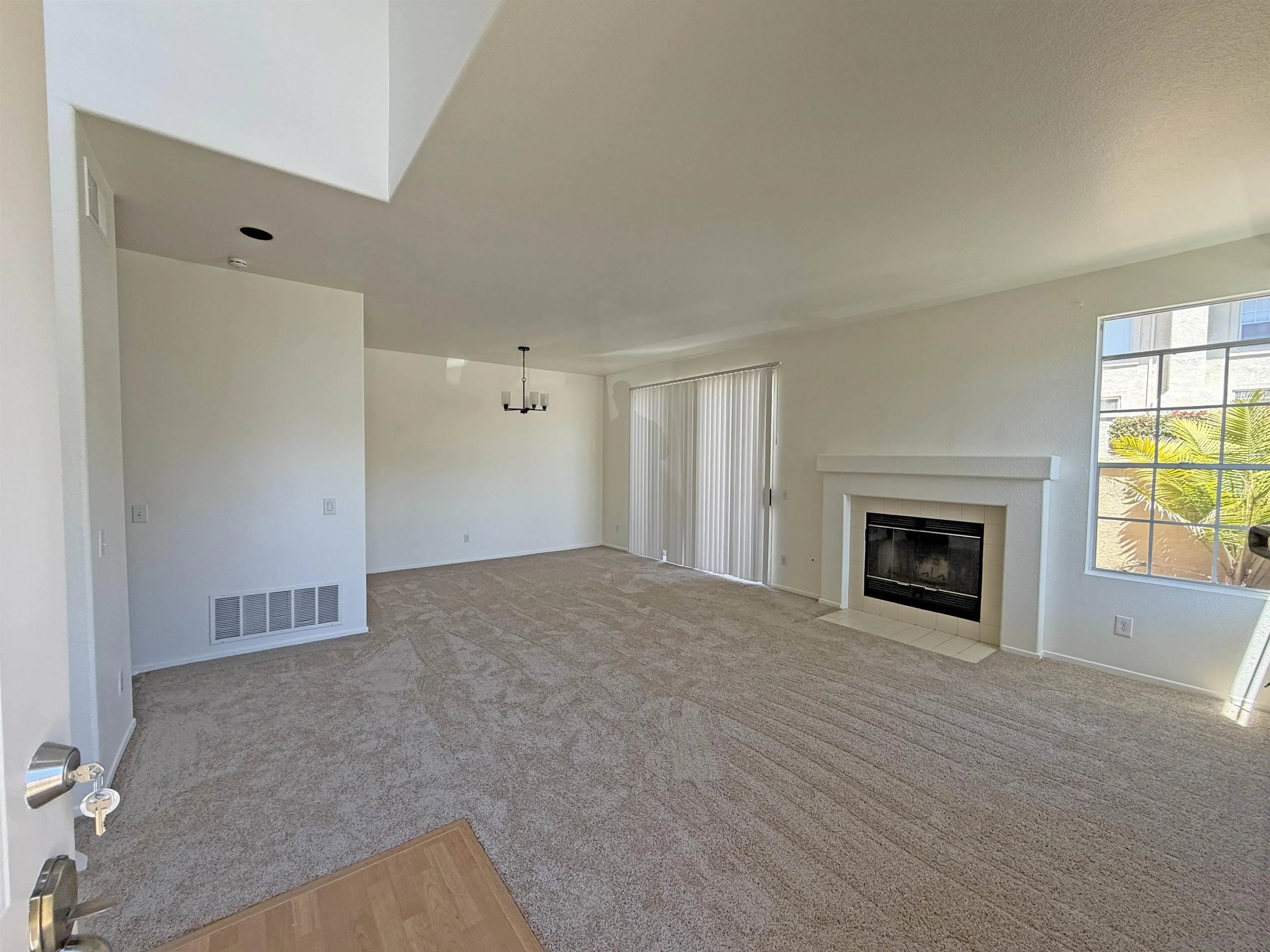 https://cdn.realtyfeed.com/cdn/127/260015031/6c7a8a5ea9160bdb83b0cd93ded803c4.webp