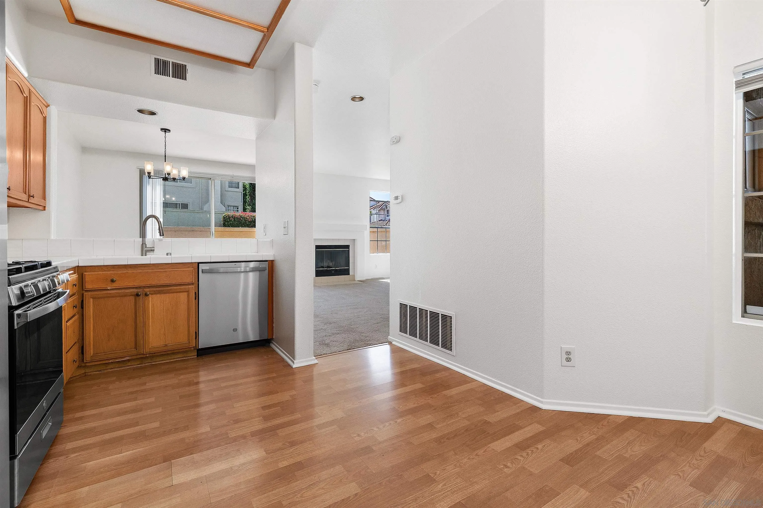 Photo #10: 260015031 Listing: Photo #10