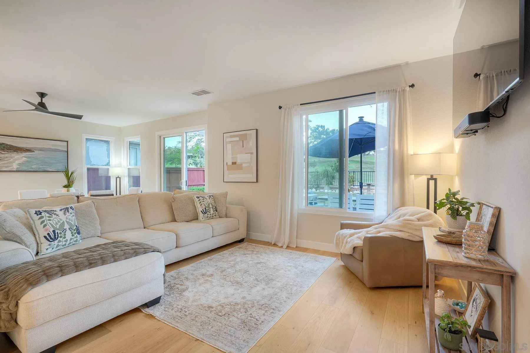 https://cdn.realtyfeed.com/cdn/127/260015032/2258e7d3c9c67d7d961f7c94610c0524.webp