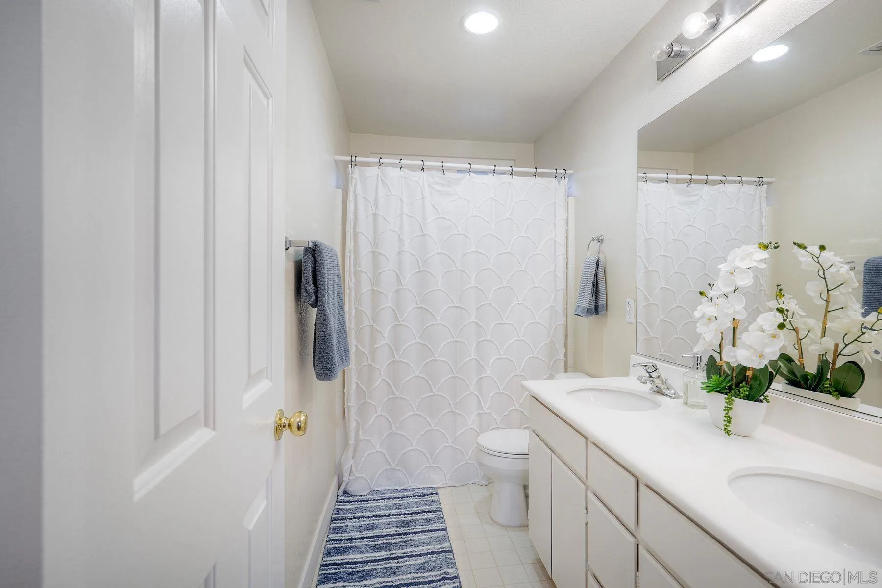 https://cdn.realtyfeed.com/cdn/127/260015032/a7ea09902de288536db8a977aa426f15.webp
