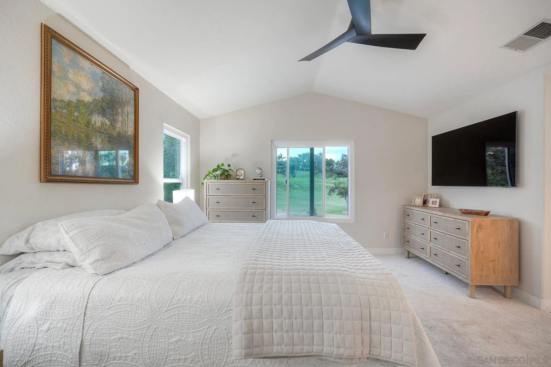 https://cdn.realtyfeed.com/cdn/127/260015032/eda62b17fa1517a4e15797d6e64329ba.webp