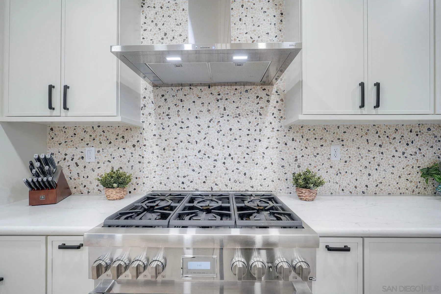 https://cdn.realtyfeed.com/cdn/127/260015032/f66cc2a804a5331bec6e5cddc97b0c94.webp