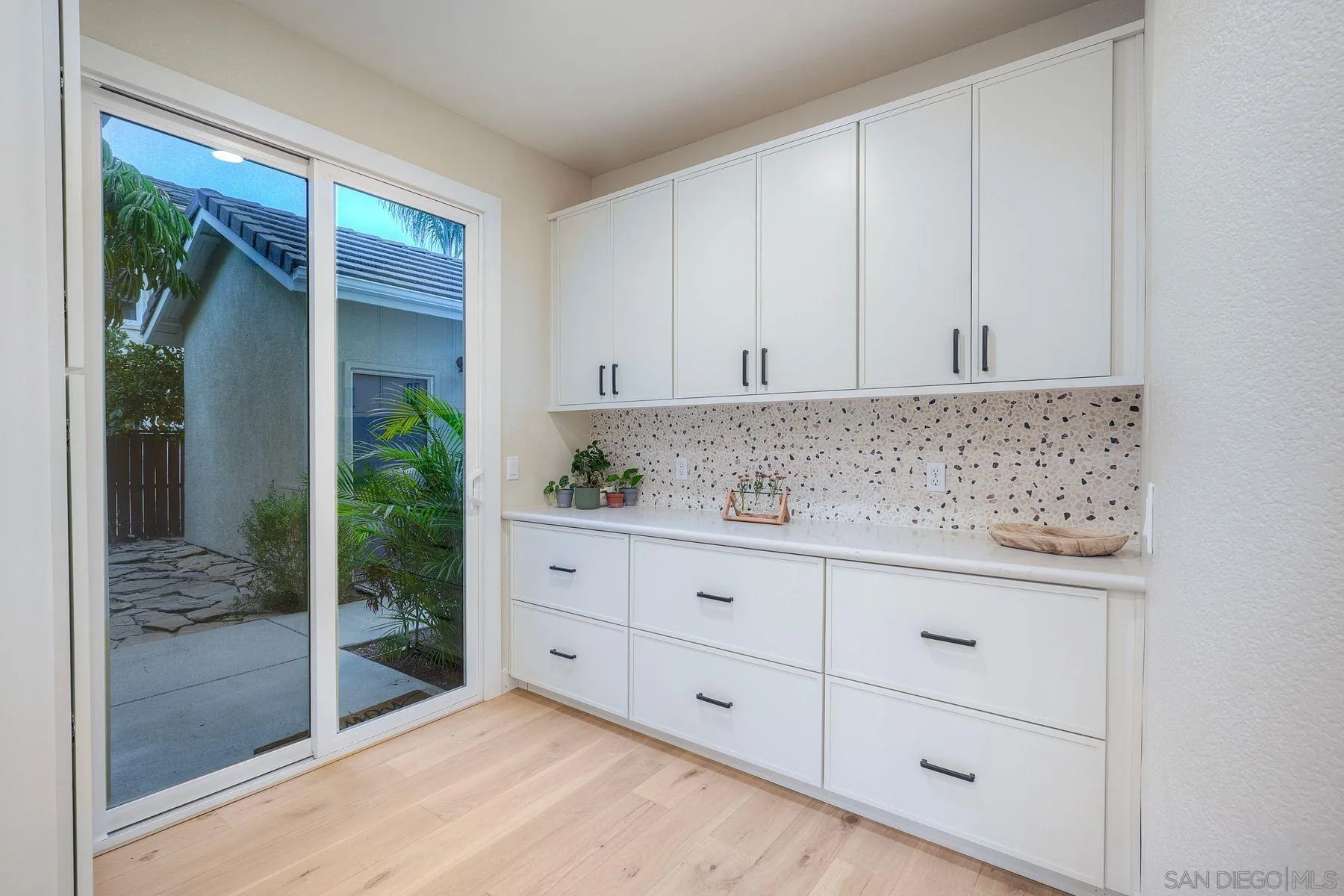 https://cdn.realtyfeed.com/cdn/127/260015032/fb2ba5303fe78393fcfc802706728a60.webp