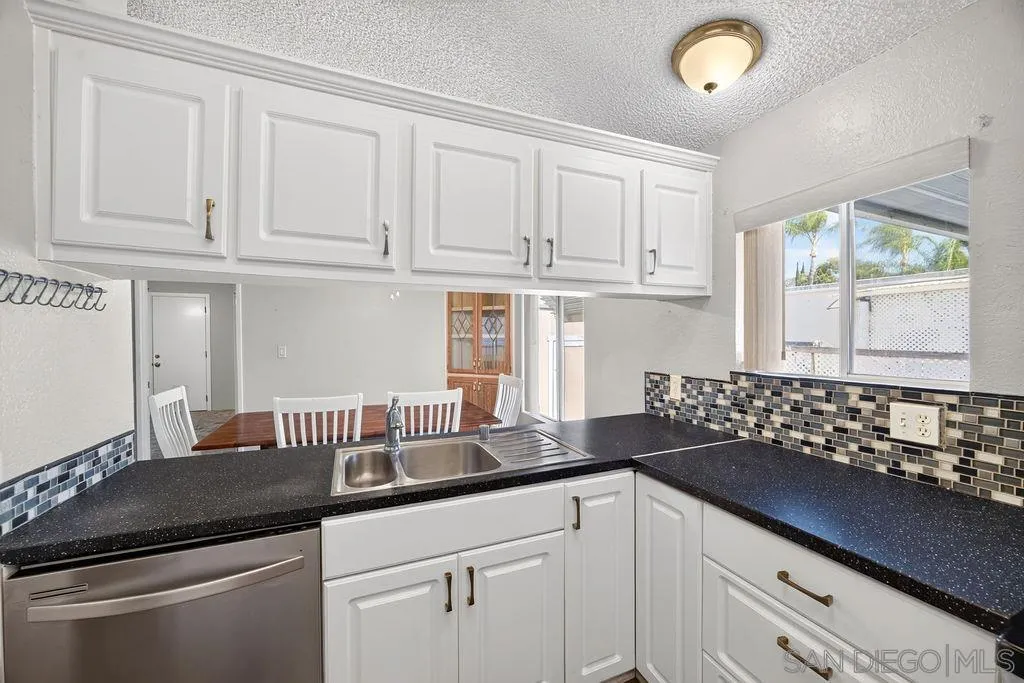 https://cdn.realtyfeed.com/cdn/127/260015034/076fb3fd0c81d6d0879ab33dd6f56816.webp