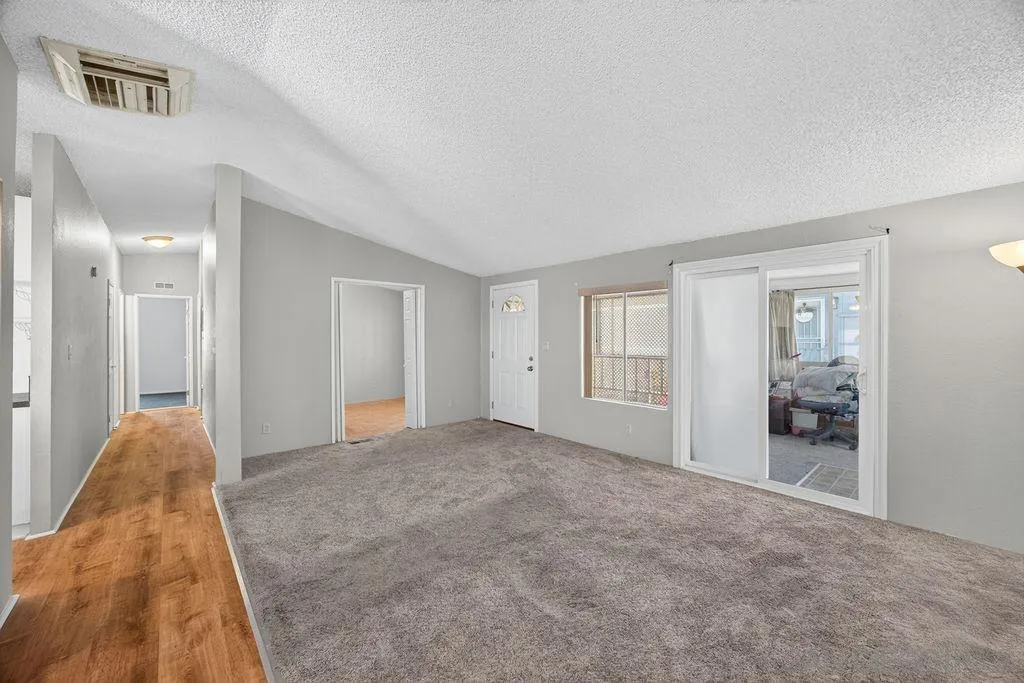 https://cdn.realtyfeed.com/cdn/127/260015034/152b5795901c58e02d31dac32ecd499b.webp