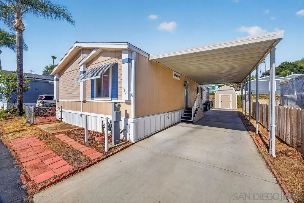 https://cdn.realtyfeed.com/cdn/127/260015034/230b9a4728b63b88a5346aafa8ee23f4.webp