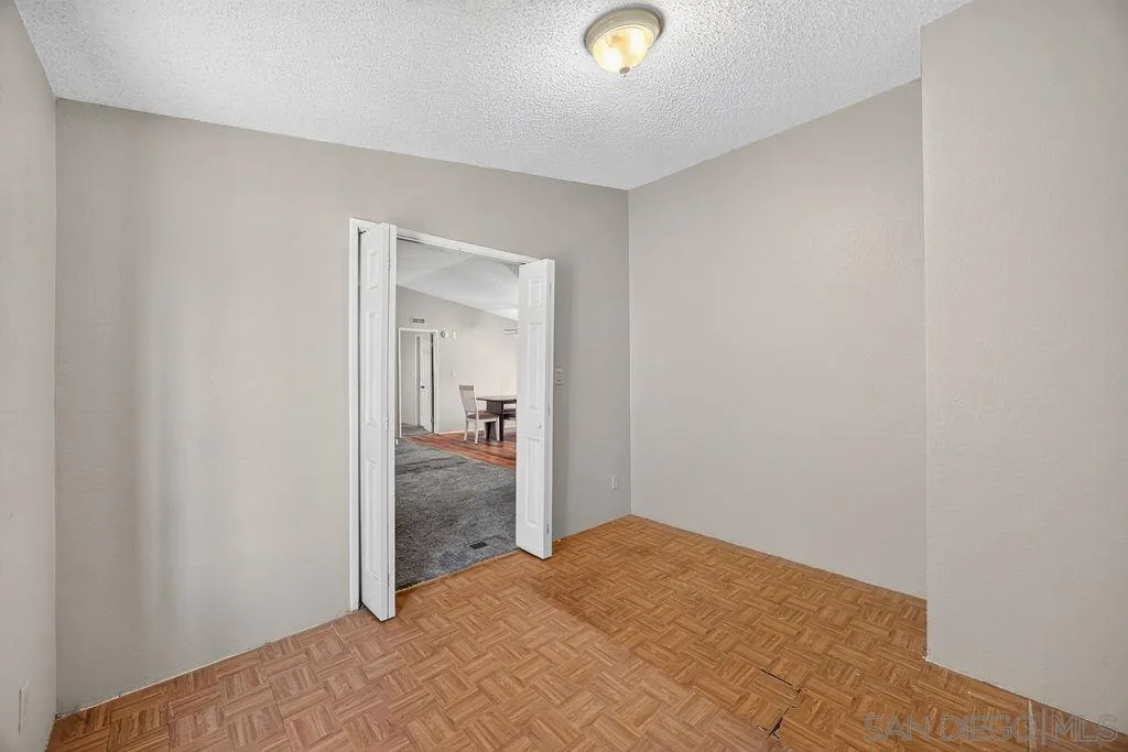 https://cdn.realtyfeed.com/cdn/127/260015034/356f3c08839dd5444de8f8e32929196d.webp