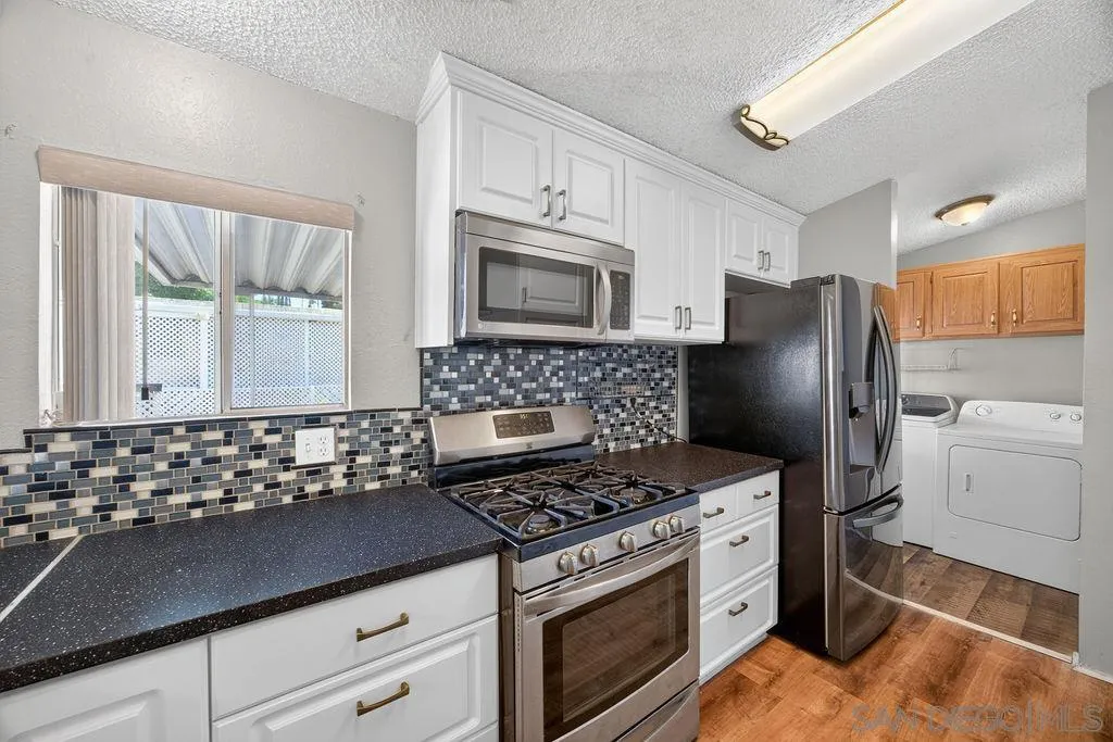 https://cdn.realtyfeed.com/cdn/127/260015034/5e7b3090d3dfb08eb4bd84830cbdf032.webp