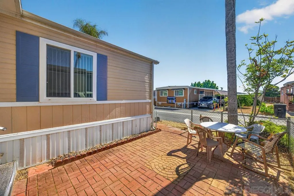 https://cdn.realtyfeed.com/cdn/127/260015034/7f2095dcf6246e8f718c3ddca16d9fa6.webp