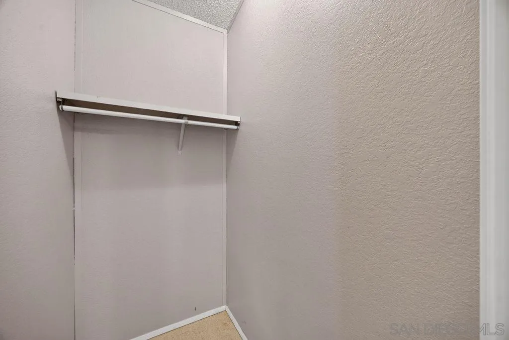 https://cdn.realtyfeed.com/cdn/127/260015034/a5d7167b2caf069f037c573925fe7999.webp