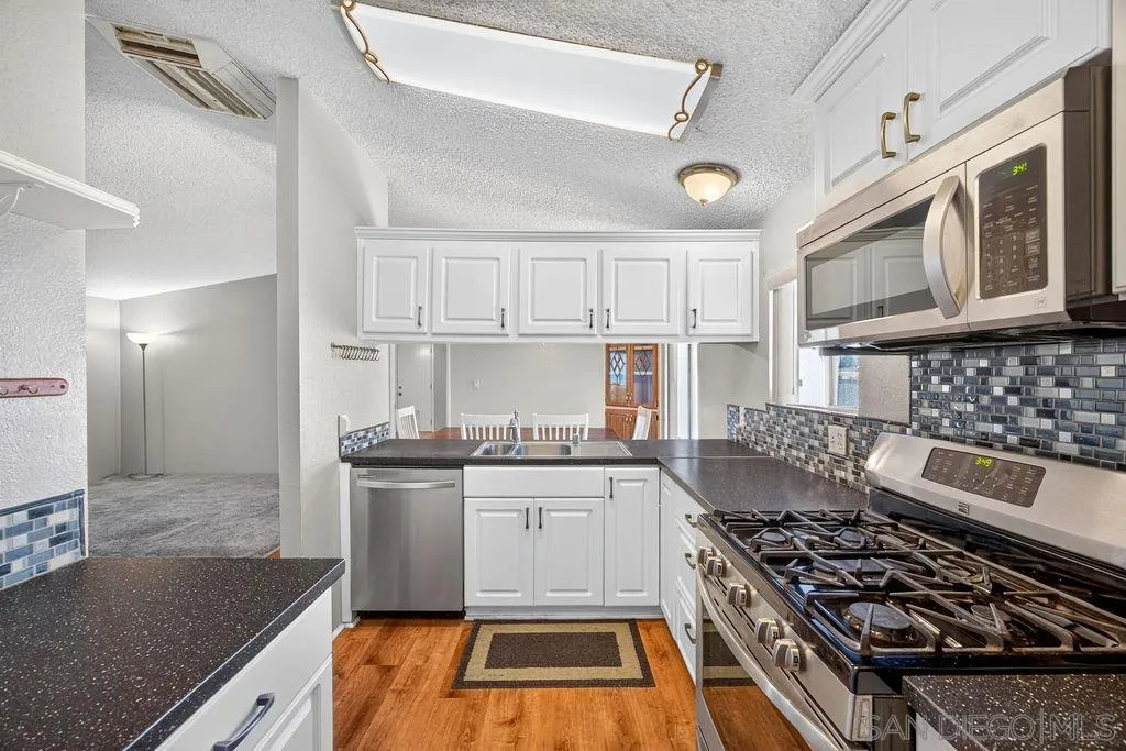 https://cdn.realtyfeed.com/cdn/127/260015034/c97b10f1a0112f43f0369c958fa70ece.webp