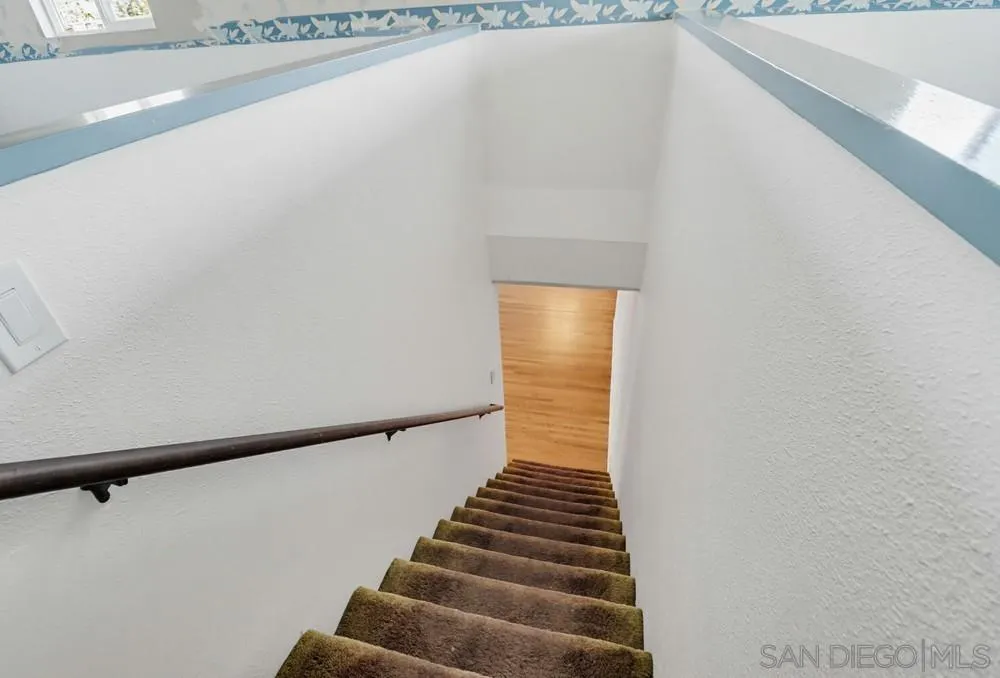 https://cdn.realtyfeed.com/cdn/127/260015035/1295679655bb97feeda37ed71fc71e26.webp