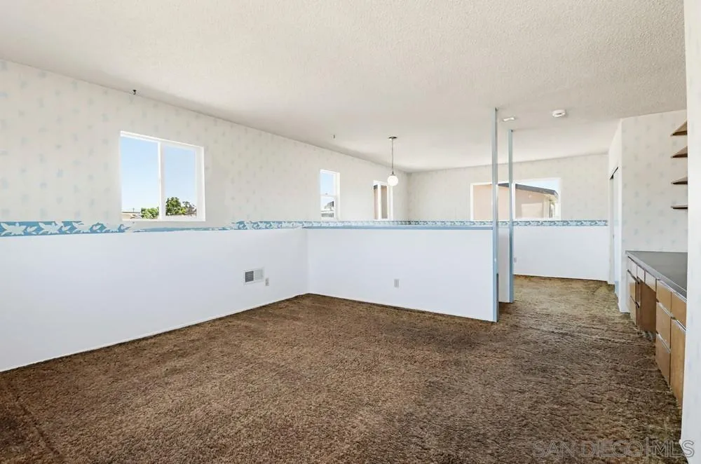 https://cdn.realtyfeed.com/cdn/127/260015035/132992c3156b19fe607181653f91686e.webp