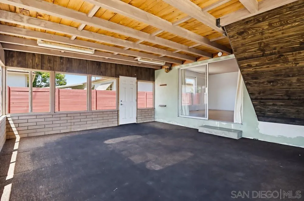 https://cdn.realtyfeed.com/cdn/127/260015035/1d5575b3fc012a0e365e261a84374bb2.webp
