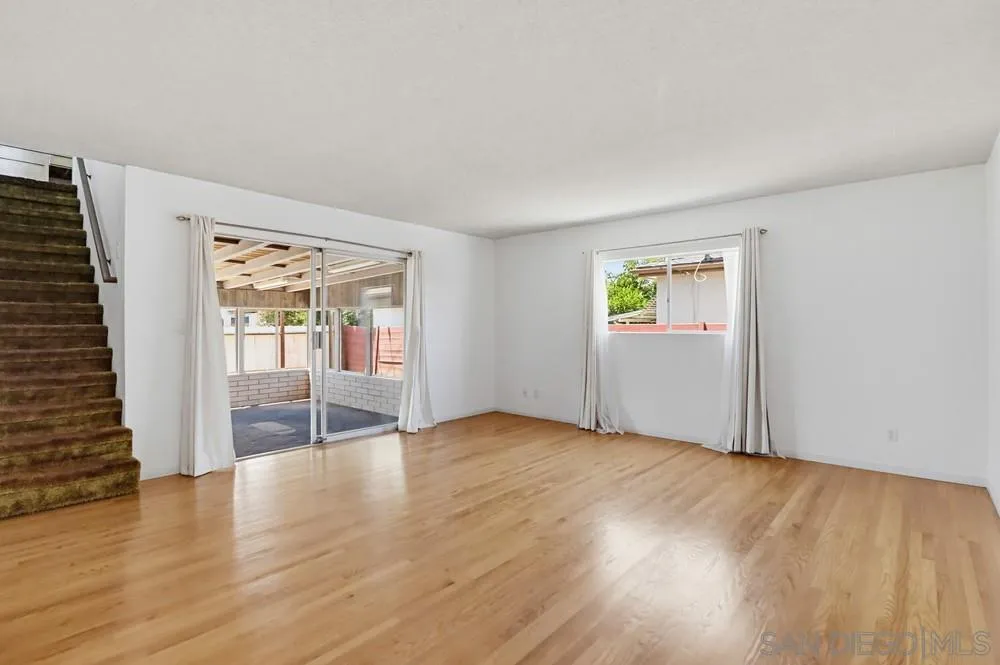 https://cdn.realtyfeed.com/cdn/127/260015035/3a7d6532049190442c305f5edeca2644.webp